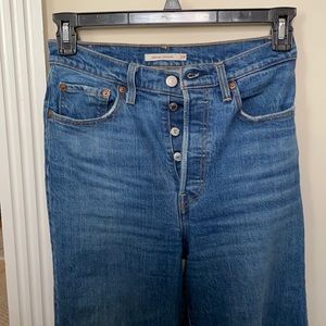 Levi’s Ribcage Straight